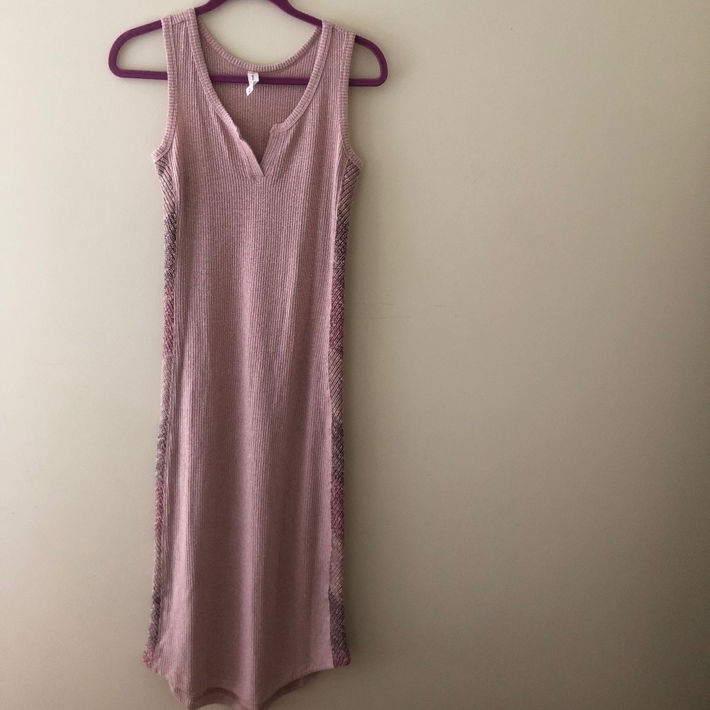 Summer Sale! New Anthropologie Knit Rose Blush Midi Dress w/ Patterned Side